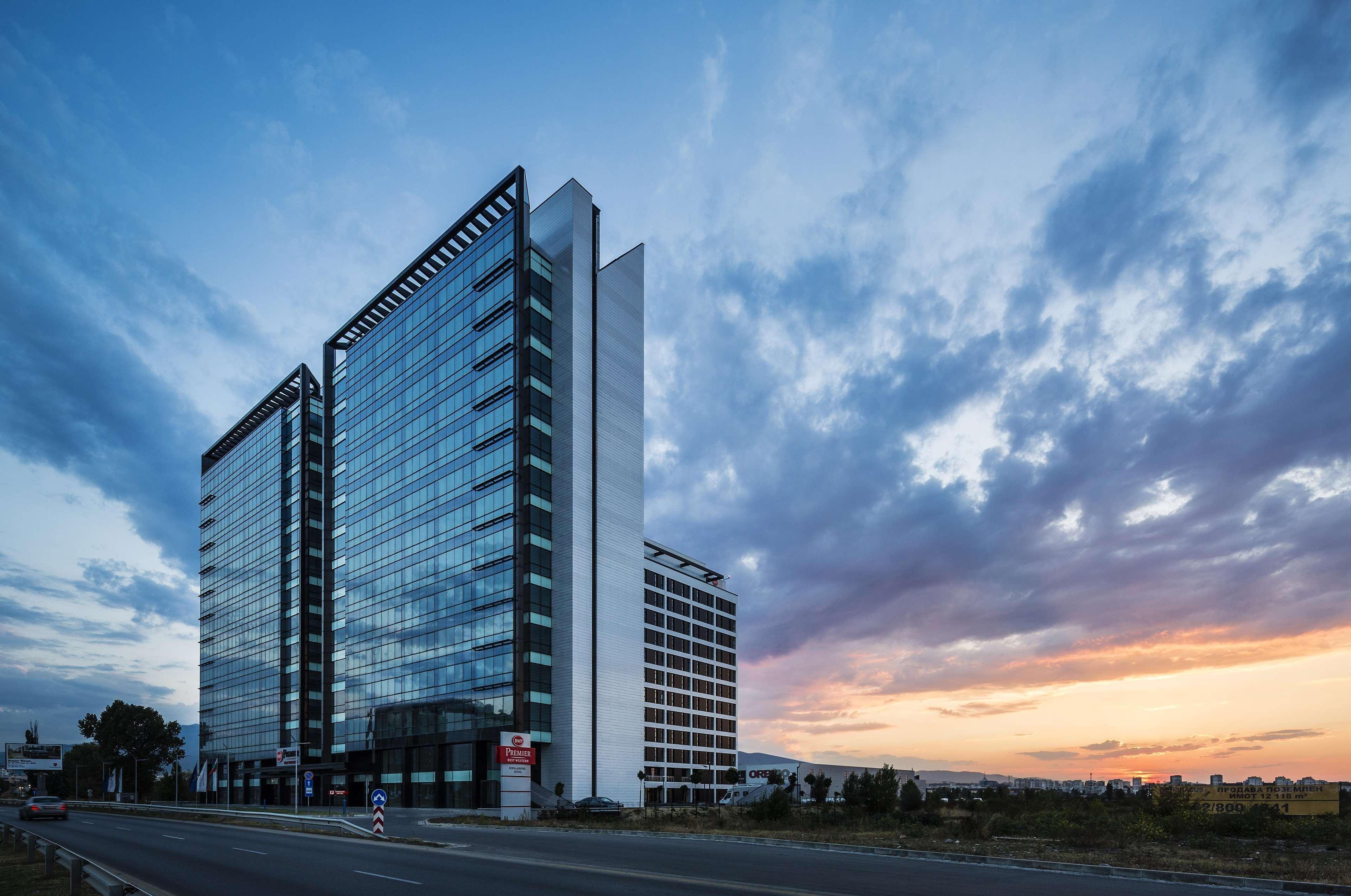 Best Western Premier Sofia Airport Hotel Exterior foto